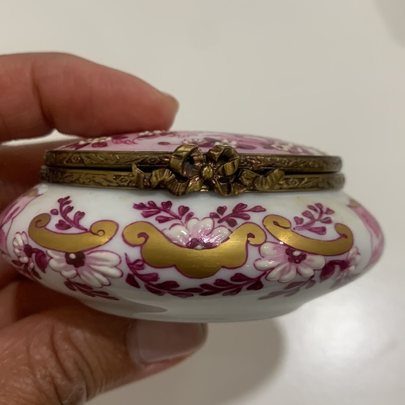 Set of two Rochard Limoges Boxes - Picture 4 of 15